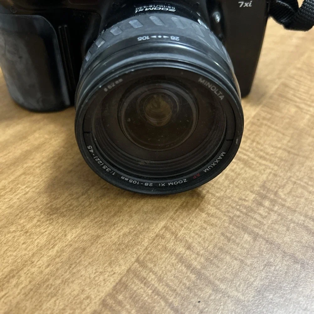 Minolta Maxxum 7xi Film Camera with Sigma 28-70 Zoom Lens AS IS